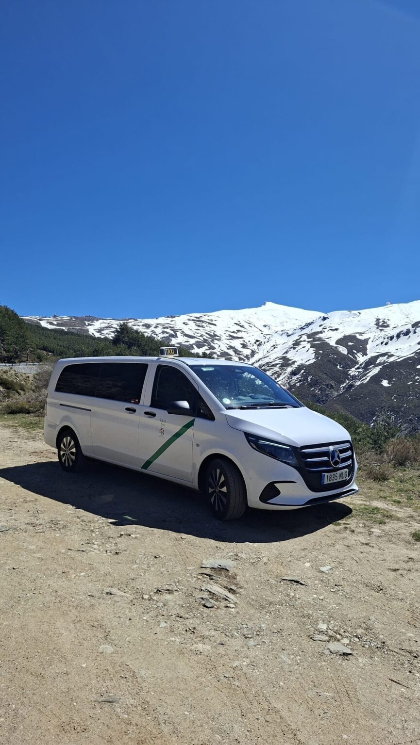 Transfer para turistas con vehículo de 7 plazas para traslados al aeropuerto de Granada